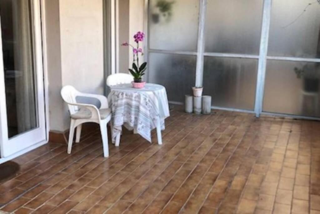 Comode Apartament Al Bell Mig De 赫罗纳 外观 照片