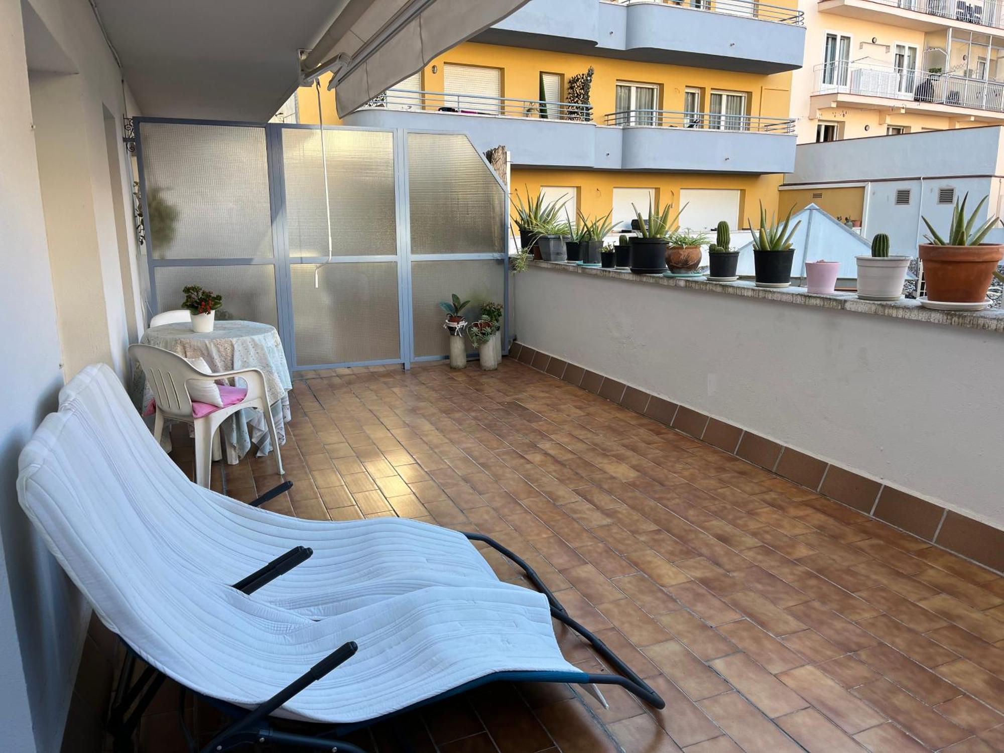 Comode Apartament Al Bell Mig De 赫罗纳 外观 照片